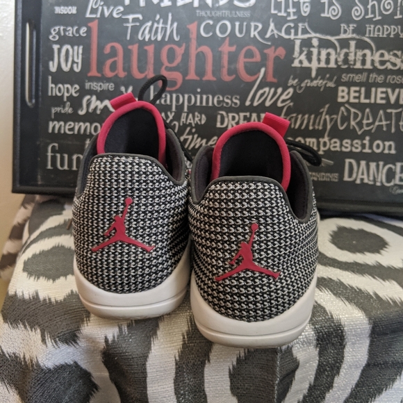 Jordan Sneakers - Picture 6 of 7